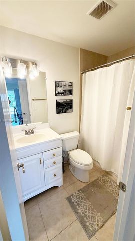 2305 Lowson Blvd B, Delray Beach, FL 33445