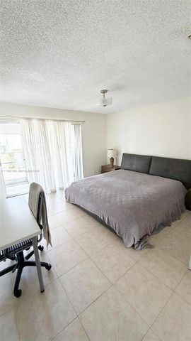 2305 Lowson Blvd B, Delray Beach, FL 33445