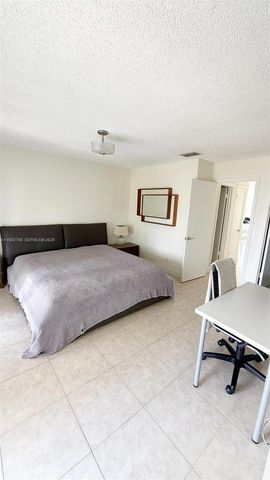 2305 Lowson Blvd B, Delray Beach, FL 33445