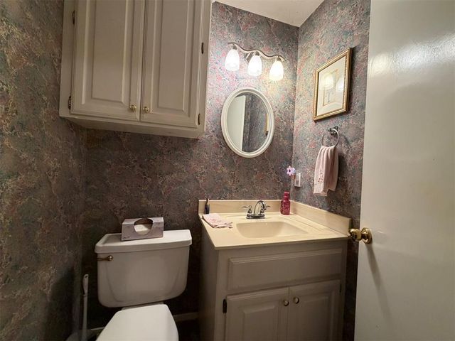 8209 NW 99th Street, Oklahoma City, OK 73162