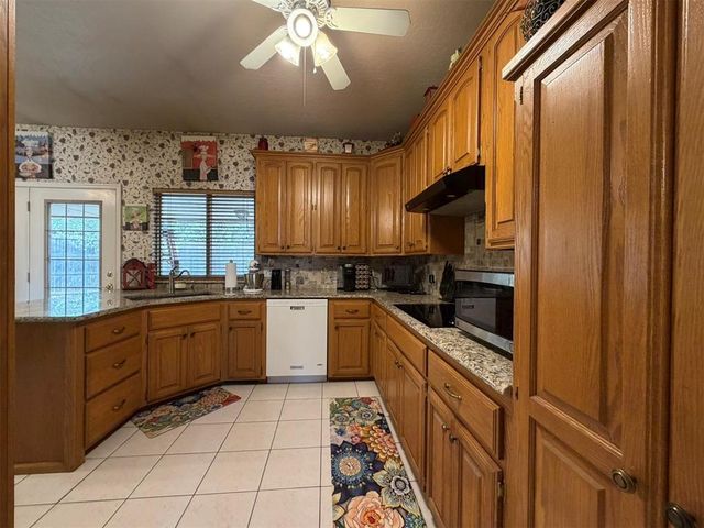 8209 NW 99th Street, Oklahoma City, OK 73162