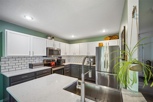 330 NE Carefree Lane, Waukee, IA 50263