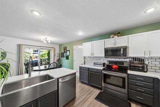 330 NE Carefree Lane, Waukee, IA 50263