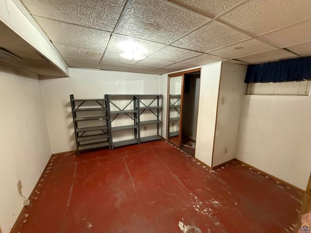 2208 SE Market ST, Topeka, KS 66605