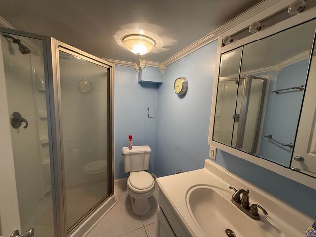 2208 SE Market ST, Topeka, KS 66605