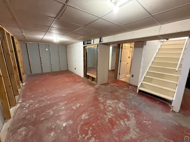 2208 SE Market ST, Topeka, KS 66605