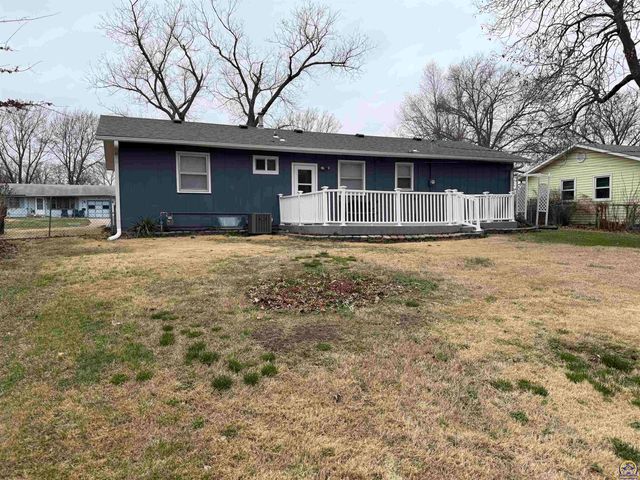 2208 SE Market ST, Topeka, KS 66605