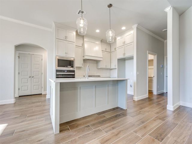 9232 SW 44th Terrace, Oklahoma City, OK 73179