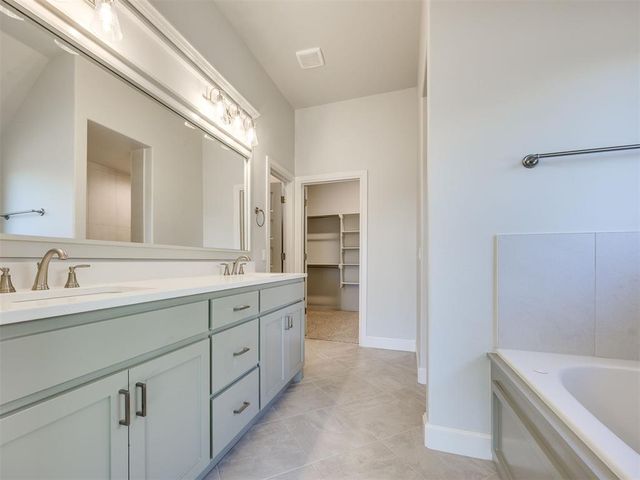 9232 SW 44th Terrace, Oklahoma City, OK 73179