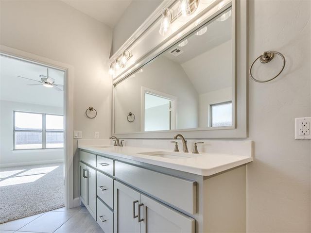 9232 SW 44th Terrace, Oklahoma City, OK 73179