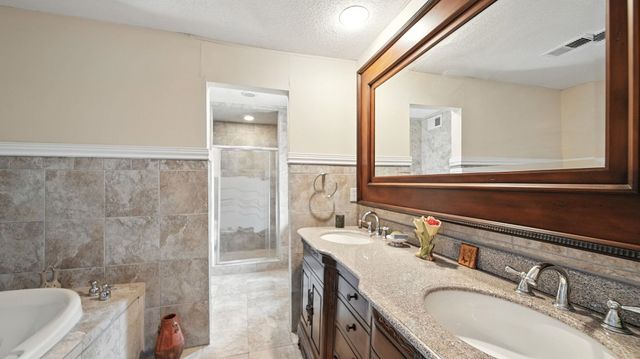 2329 FOXMOOR LN # 7, Memphis, TN 38016