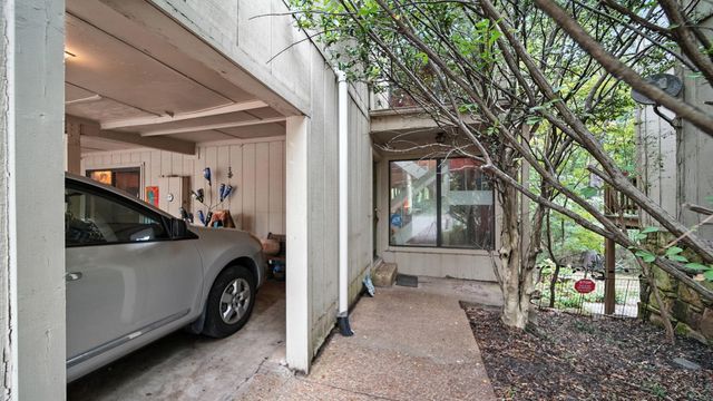 2329 FOXMOOR LN # 7, Memphis, TN 38016