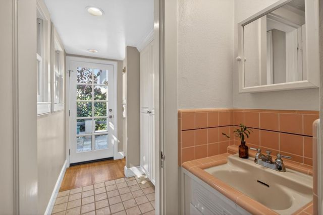1216 38th St, Sacramento, CA 95816