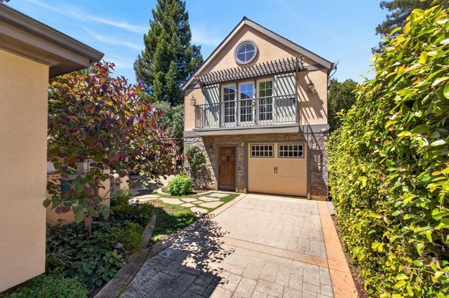 1216 38th St, Sacramento, CA 95816