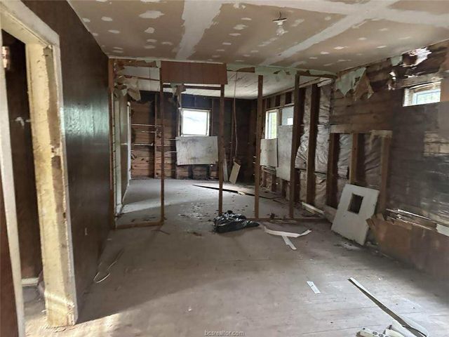 106 N Randolph Avenue, Bryan, TX 77803