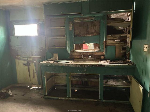 106 N Randolph Avenue, Bryan, TX 77803