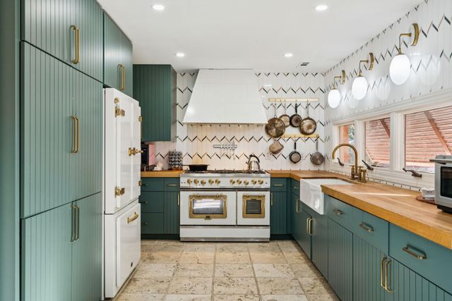 2014 Ion Avenue, Sullivans Island, SC 29482