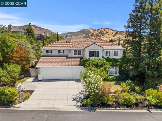 1008 Rolling Woods Way, Concord, CA 94521