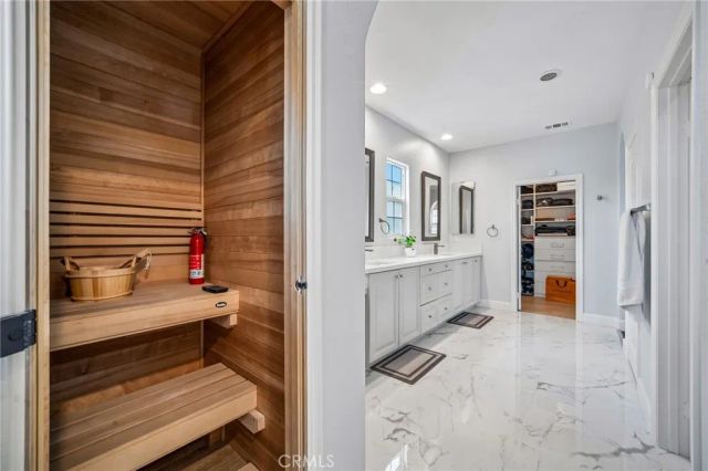 222 Vintage, Irvine, CA 92620