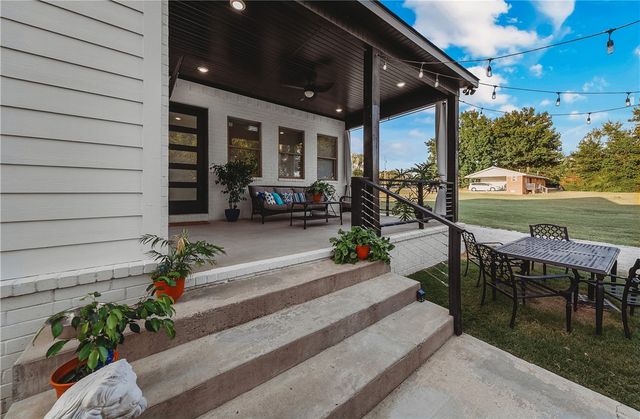 609 Atlanta SE Street, Gravette, AR 72736