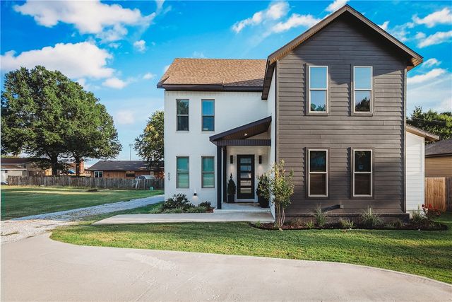 609 Atlanta SE Street, Gravette, AR 72736