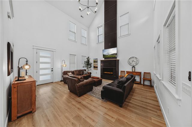 609 Atlanta SE Street, Gravette, AR 72736