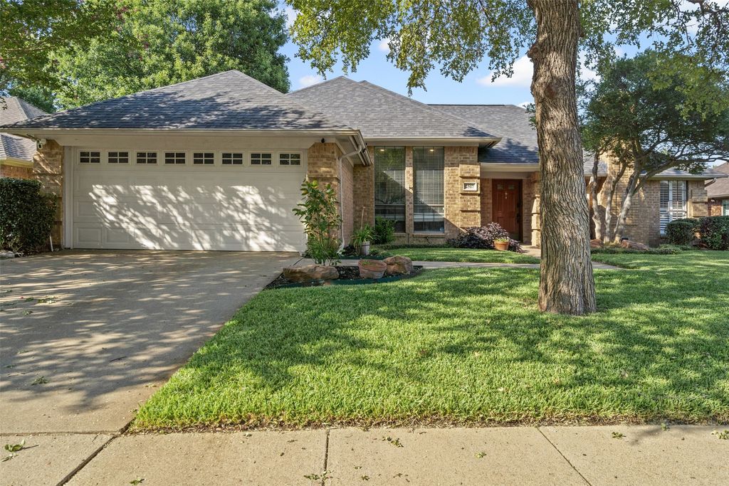 2517 Woodfield Way, Bedford, TX 76021