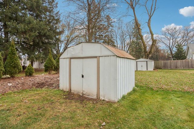 1810 Patricia LANE, Waukesha, WI 53188