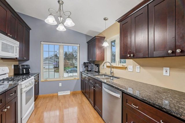 1810 Patricia LANE, Waukesha, WI 53188