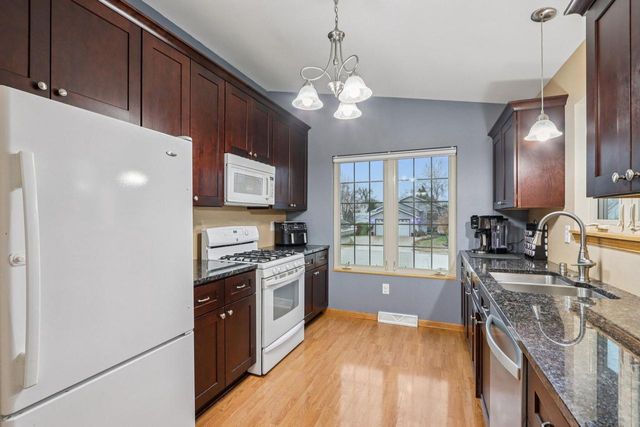 1810 Patricia LANE, Waukesha, WI 53188