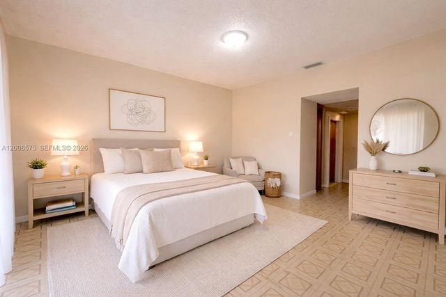 8870 Fontainebleau Blvd 409, Miami, FL 33172