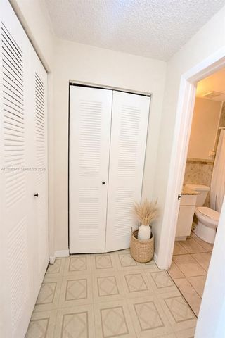 8870 Fontainebleau Blvd 409, Miami, FL 33172