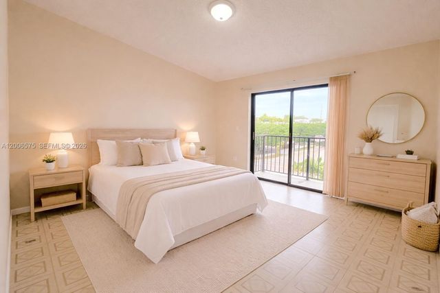 8870 Fontainebleau Blvd 409, Miami, FL 33172