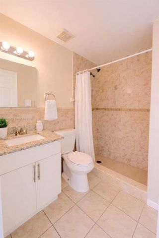 8870 Fontainebleau Blvd 409, Miami, FL 33172