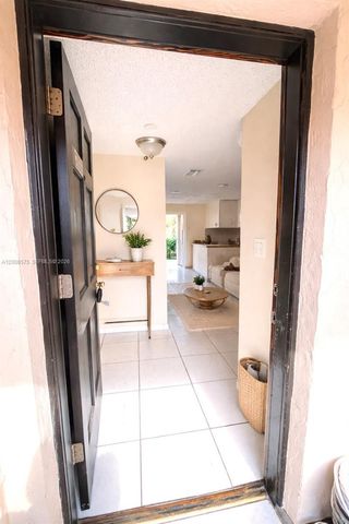 8870 Fontainebleau Blvd 409, Miami, FL 33172