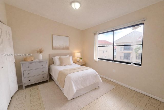 8870 Fontainebleau Blvd 409, Miami, FL 33172