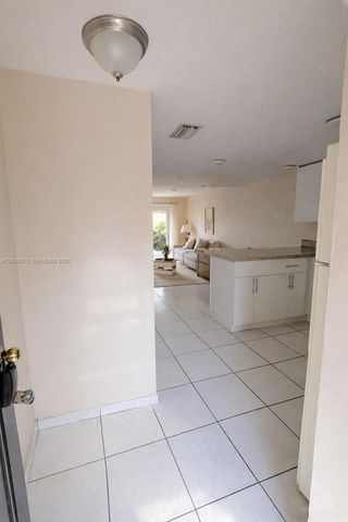 8870 Fontainebleau Blvd 409, Miami, FL 33172