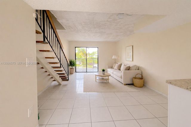 8870 Fontainebleau Blvd 409, Miami, FL 33172