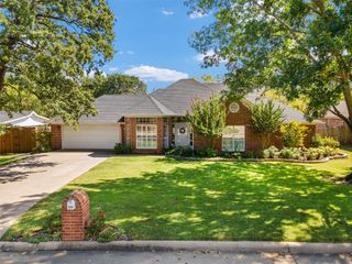 113 Stone Briar Drive N, Sulphur Springs, TX 75482