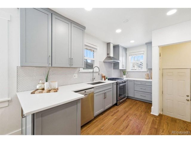 2515 N Glencoe St, Denver, CO 80207