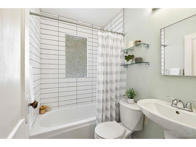 2515 N Glencoe St, Denver, CO 80207