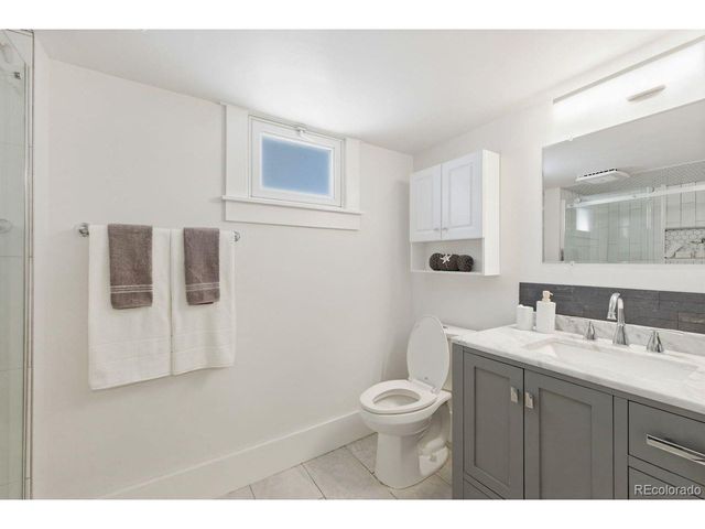 2515 N Glencoe St, Denver, CO 80207