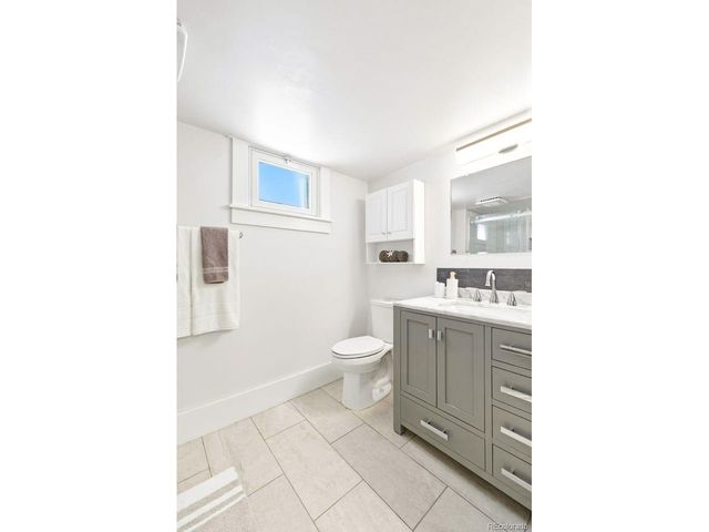 2515 N Glencoe St, Denver, CO 80207