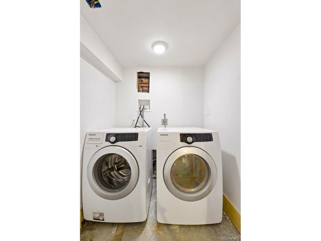 2515 N Glencoe St, Denver, CO 80207