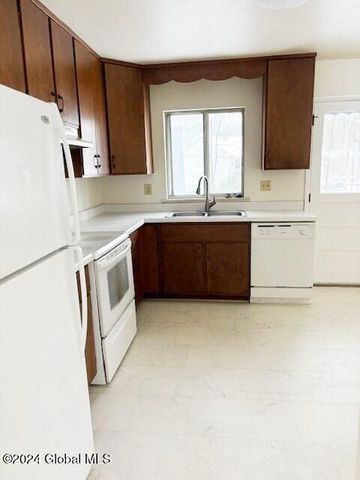 12 Evergreen Avenue, Clifton Park, NY 12065