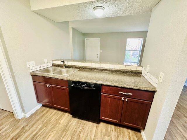 1314 Southport DR, Austin, TX 78704