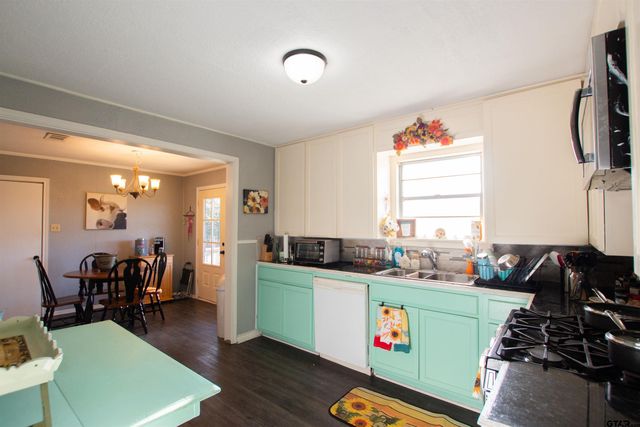 18111 CR 2142, Troup, TX 75789