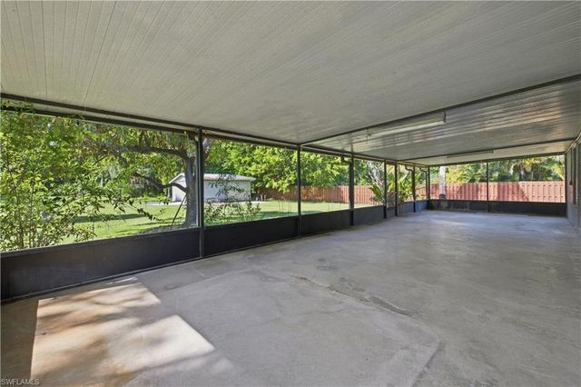 5290 Cypress LN, Naples, FL 34113