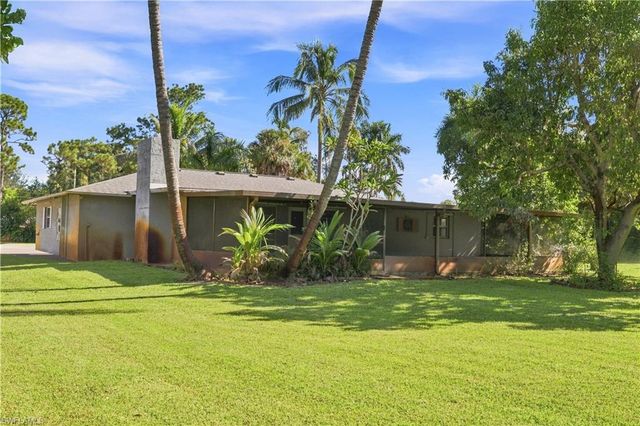5290 Cypress LN, Naples, FL 34113