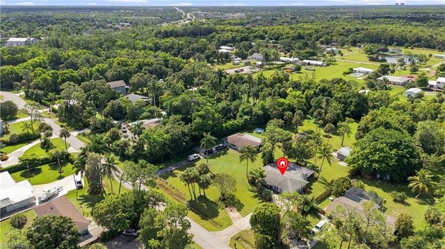 5290 Cypress LN, Naples, FL 34113